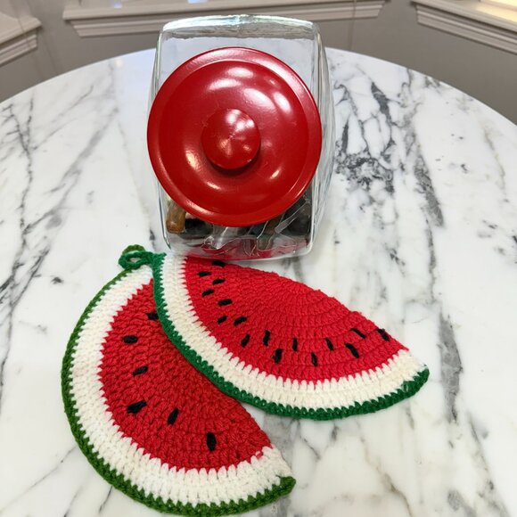 Retro Cookie jar Filled with retro kitchen utensils - Picture 6 of 17